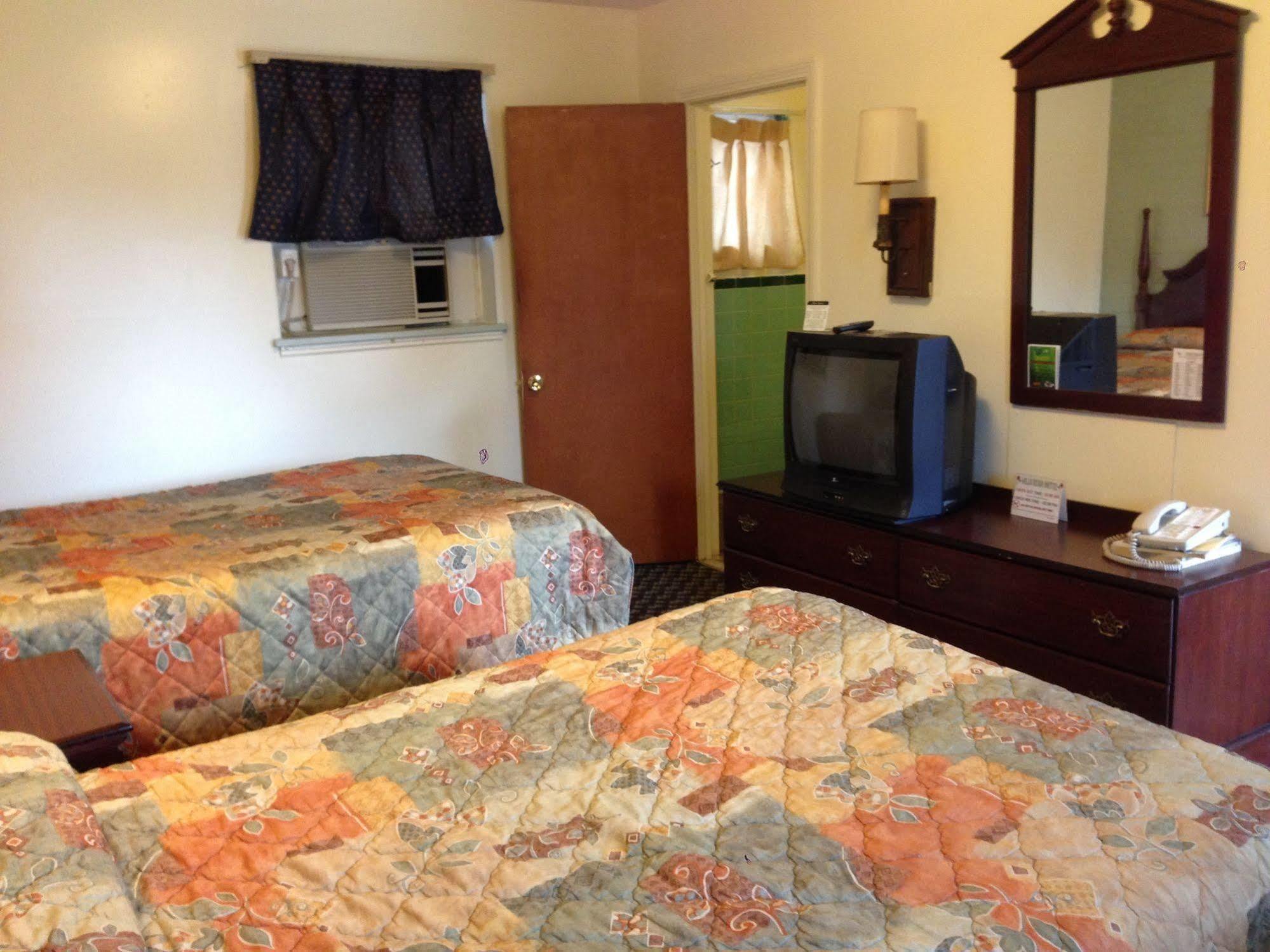 Villa Rosa Motel Painesville Экстерьер фото